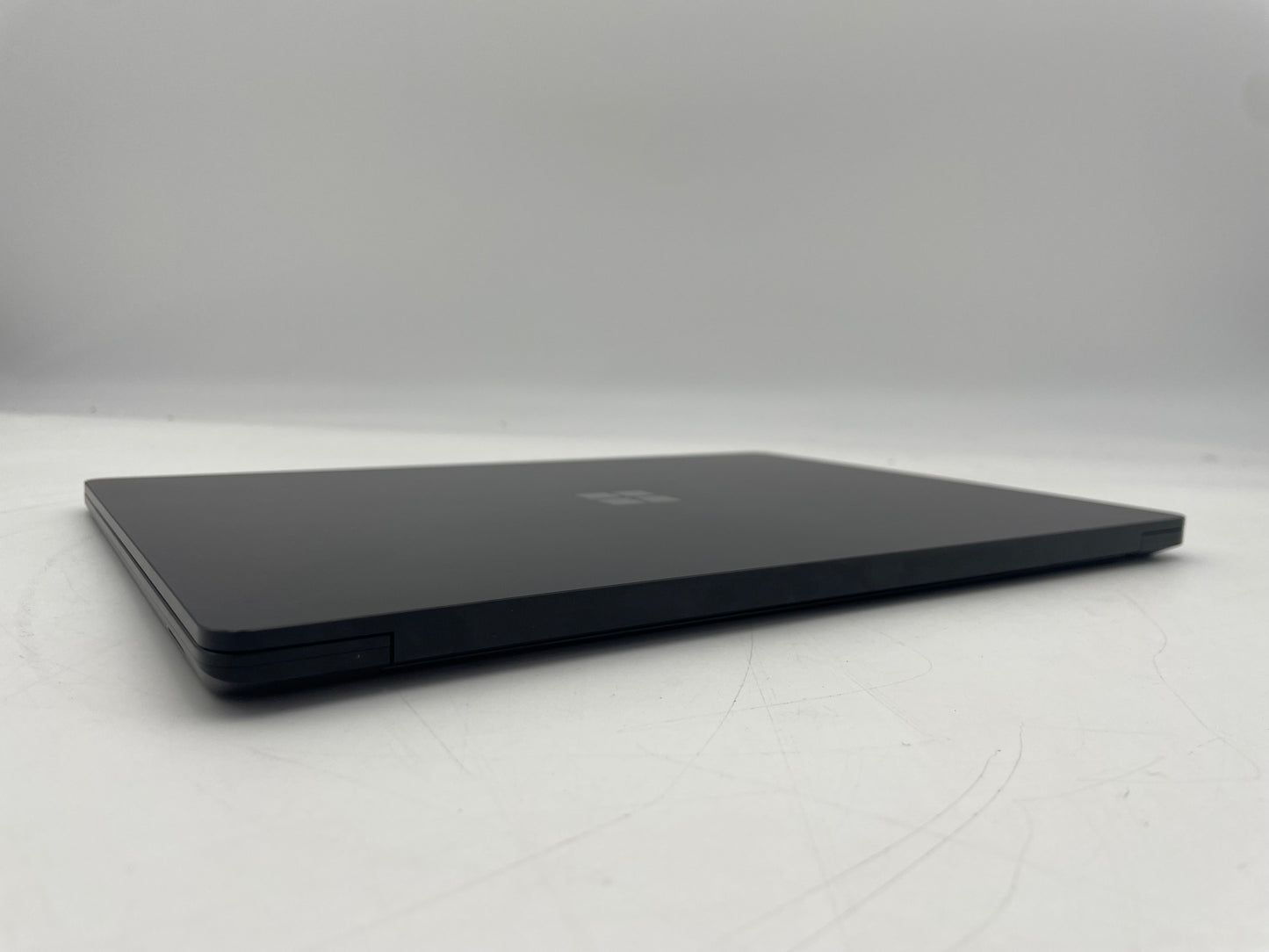 Windows Surface Laptop | i7 @ 1.50GHz | 16GB RAM | 512GB Storage | Grade A