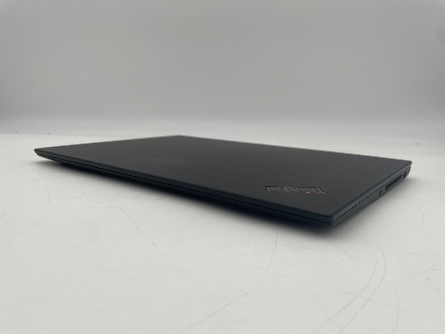 6th Generation Lenovo Thinkpad X1 Carbon | i5 8250u 1.60GHz | 8GB Memory | 256GB Storage | A Grade