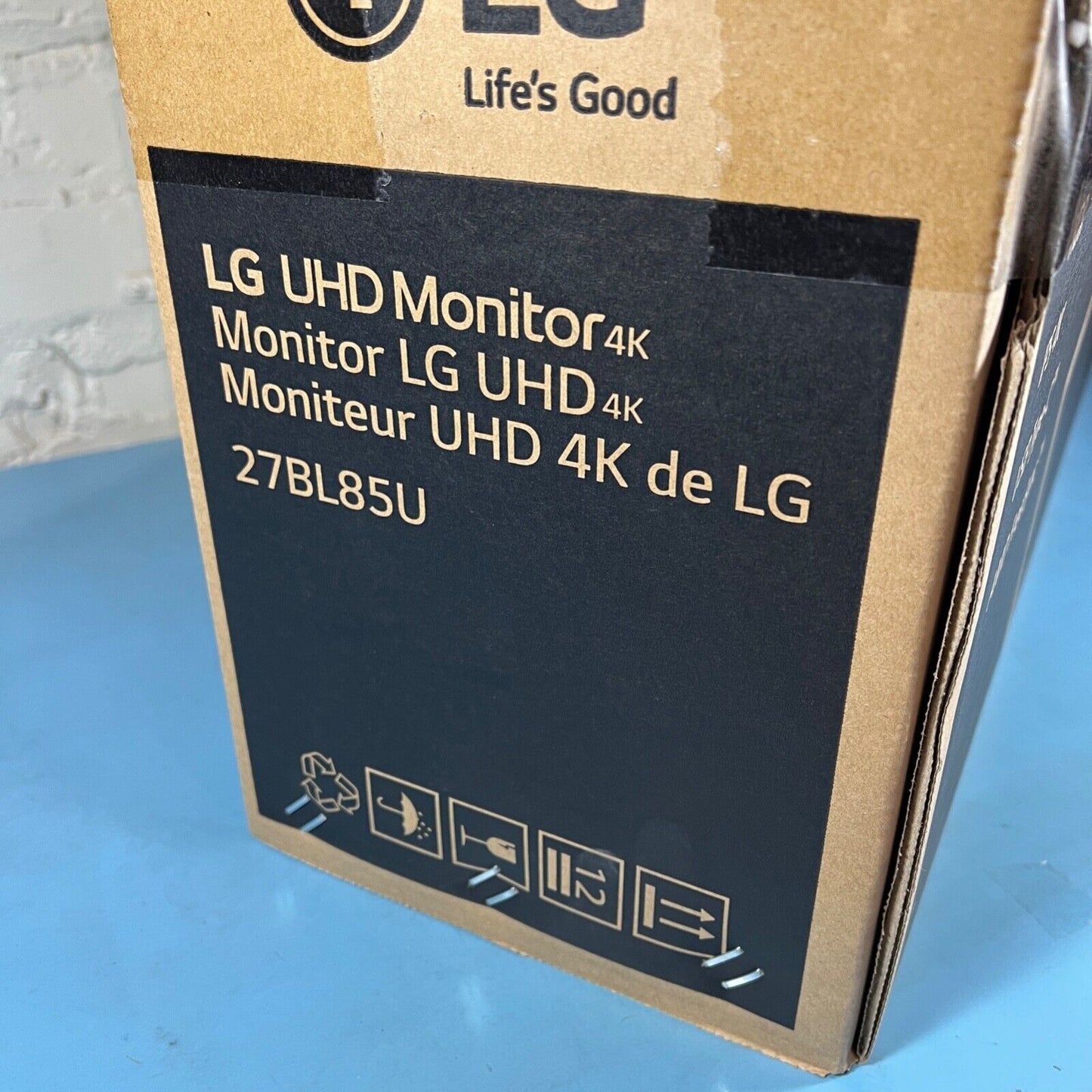 NEW LG 4k Monitor LG 27BL85U-W 27" IPS UHD 4K 60Hz FreeSync w/ HDR 2160p